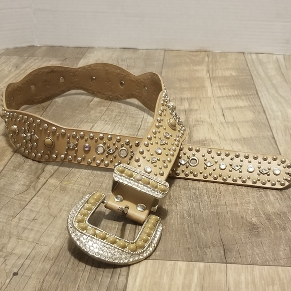 Jeweled Women's Tan Belt - Picture 2 of 7
